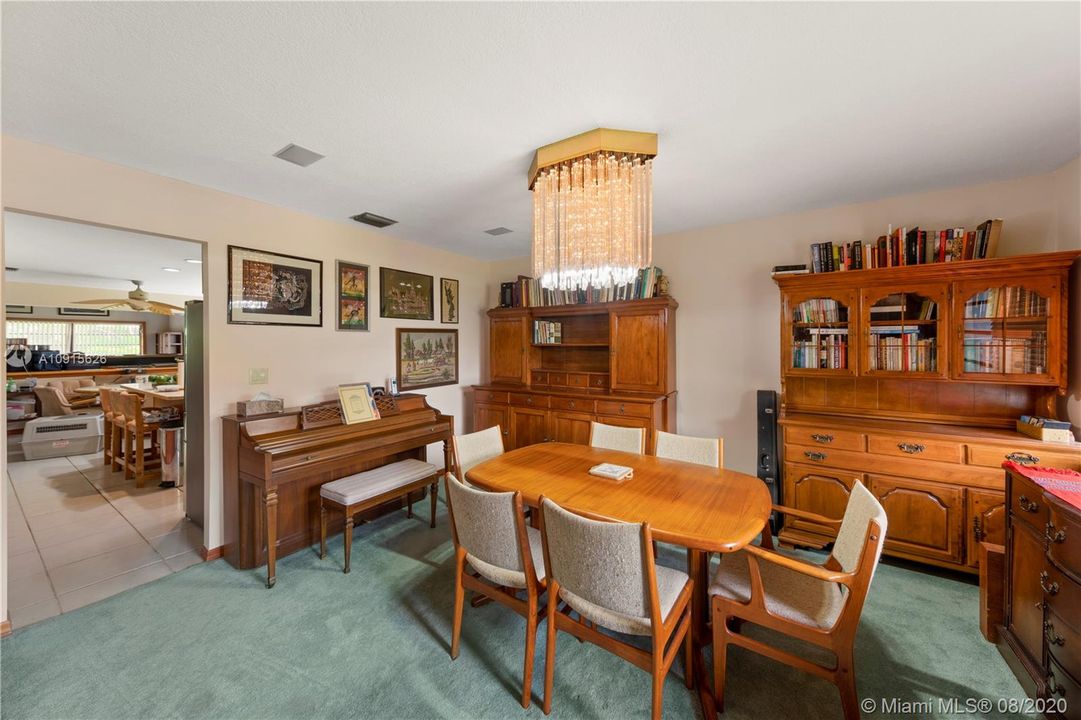FORMAL DINING ROOM OFF OF KITCHEN