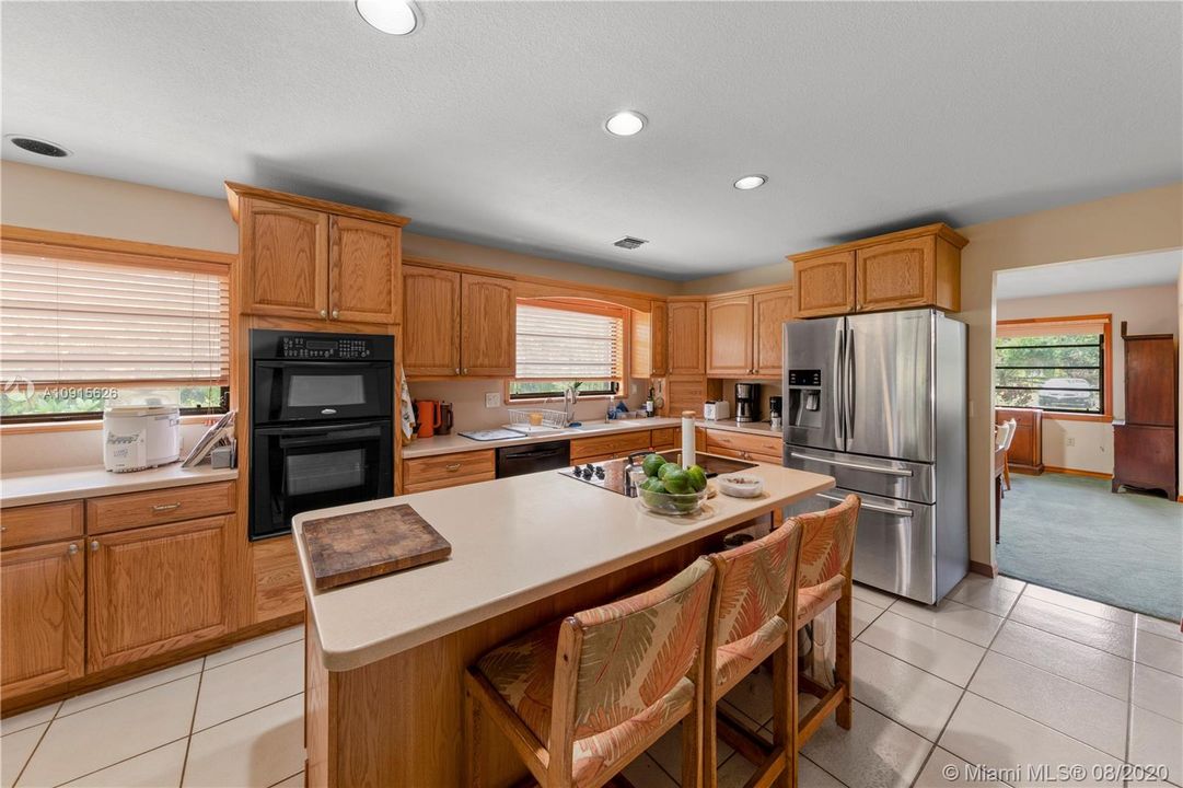 LARGE KITCHEN W/ WALL OVENS, COOKING ISLAND