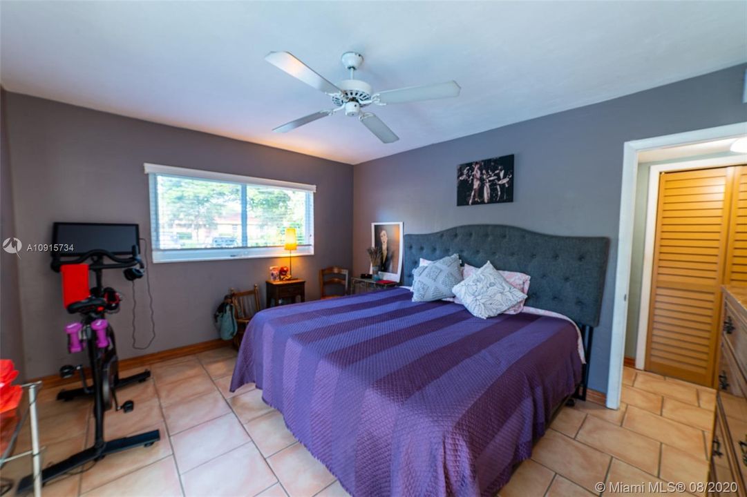 Vendido Recientemente: $565,000 (3 camas, 2 baños, 1368 Pies cuadrados)