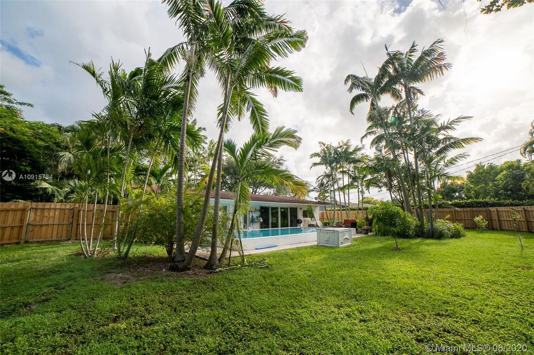 Vendido Recientemente: $565,000 (3 camas, 2 baños, 1368 Pies cuadrados)