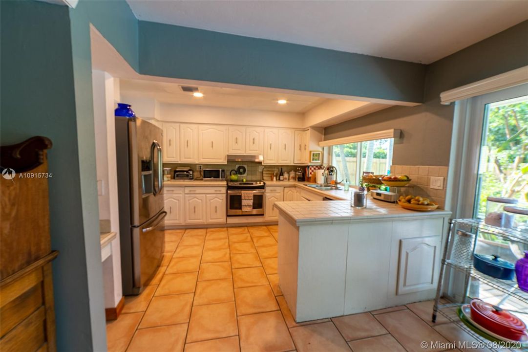 Vendido Recientemente: $565,000 (3 camas, 2 baños, 1368 Pies cuadrados)