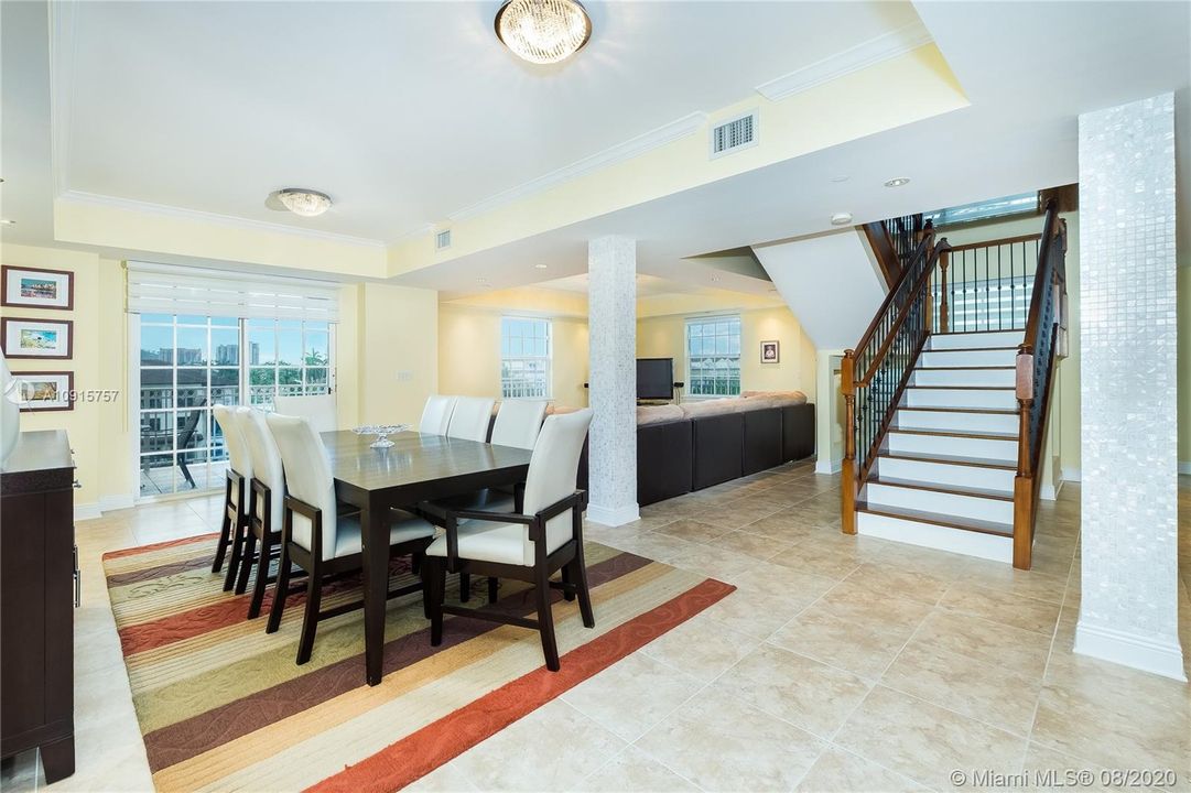 Recently Sold: $948,000 (3 beds, 3 baths, 2600 Square Feet)