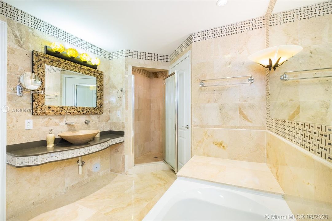 Recently Sold: $948,000 (3 beds, 3 baths, 2600 Square Feet)
