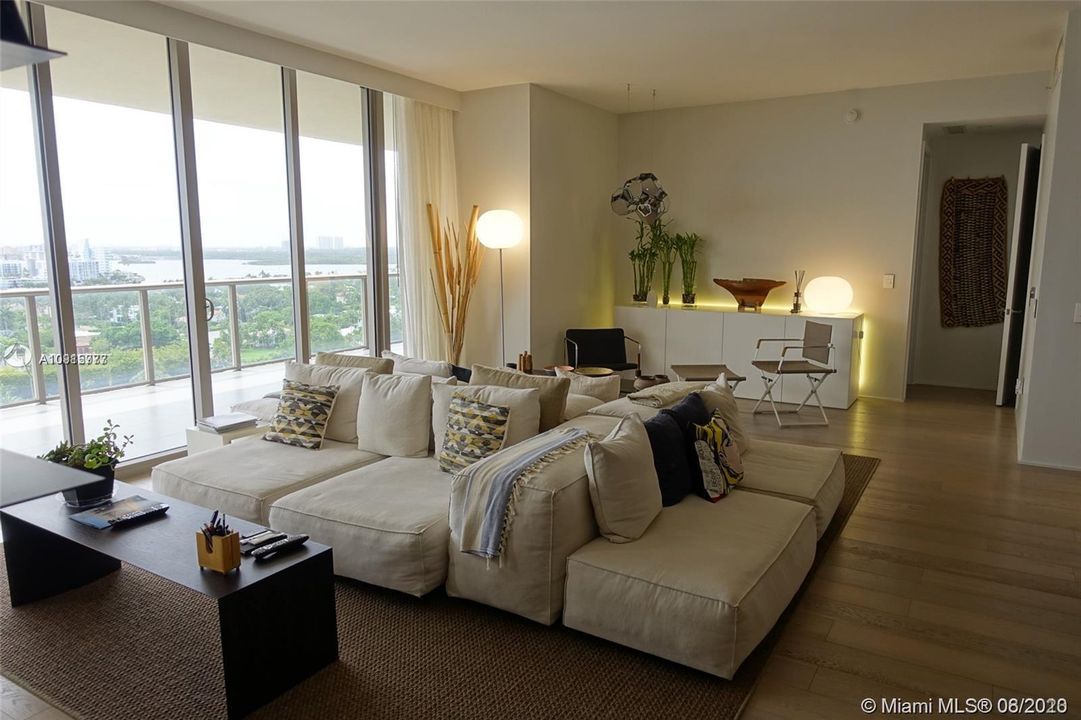 Recently Rented: $12,950 (2 beds, 2 baths, 1599 Square Feet)