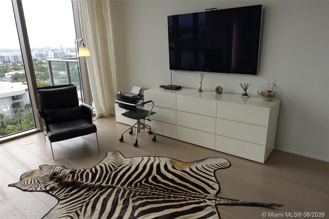 Recently Rented: $12,950 (2 beds, 2 baths, 1599 Square Feet)