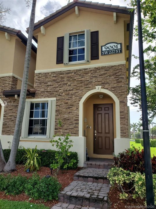Recently Sold: $194,999 (3 beds, 2 baths, 1542 Square Feet)