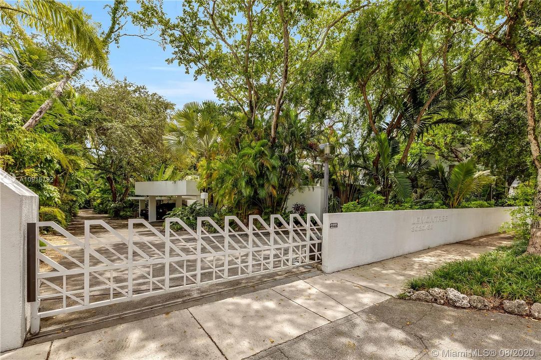 Recently Rented: $4,300 (3 beds, 2 baths, 1609 Square Feet)