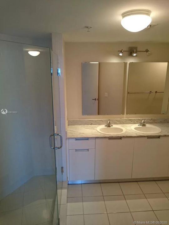 Recently Rented: $2,350 (2 beds, 2 baths, 1171 Square Feet)