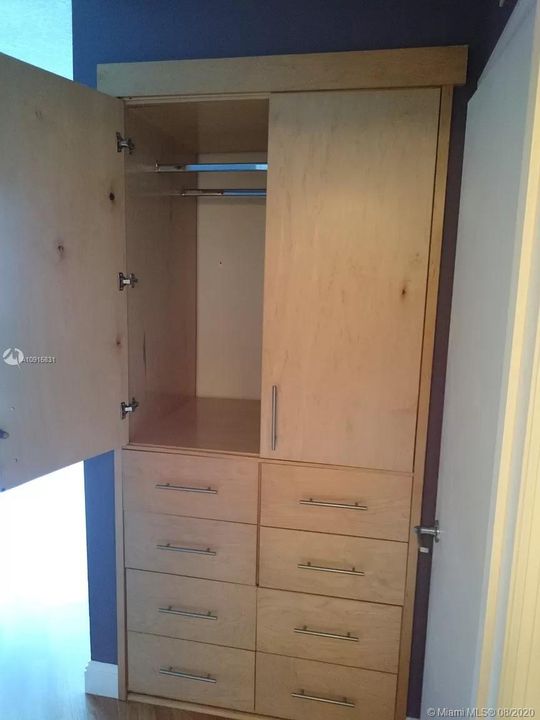 Recently Rented: $2,350 (2 beds, 2 baths, 1171 Square Feet)