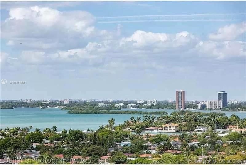 Recently Rented: $2,350 (2 beds, 2 baths, 1171 Square Feet)