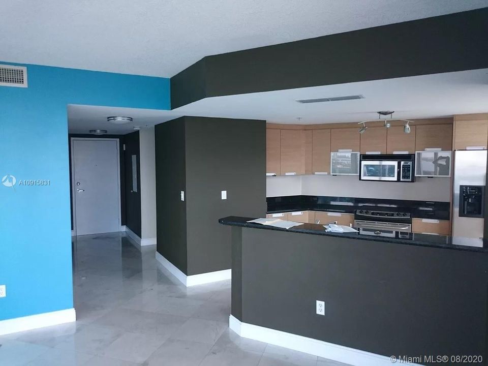 Recently Rented: $2,350 (2 beds, 2 baths, 1171 Square Feet)