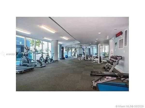 Recently Rented: $2,350 (2 beds, 2 baths, 1171 Square Feet)