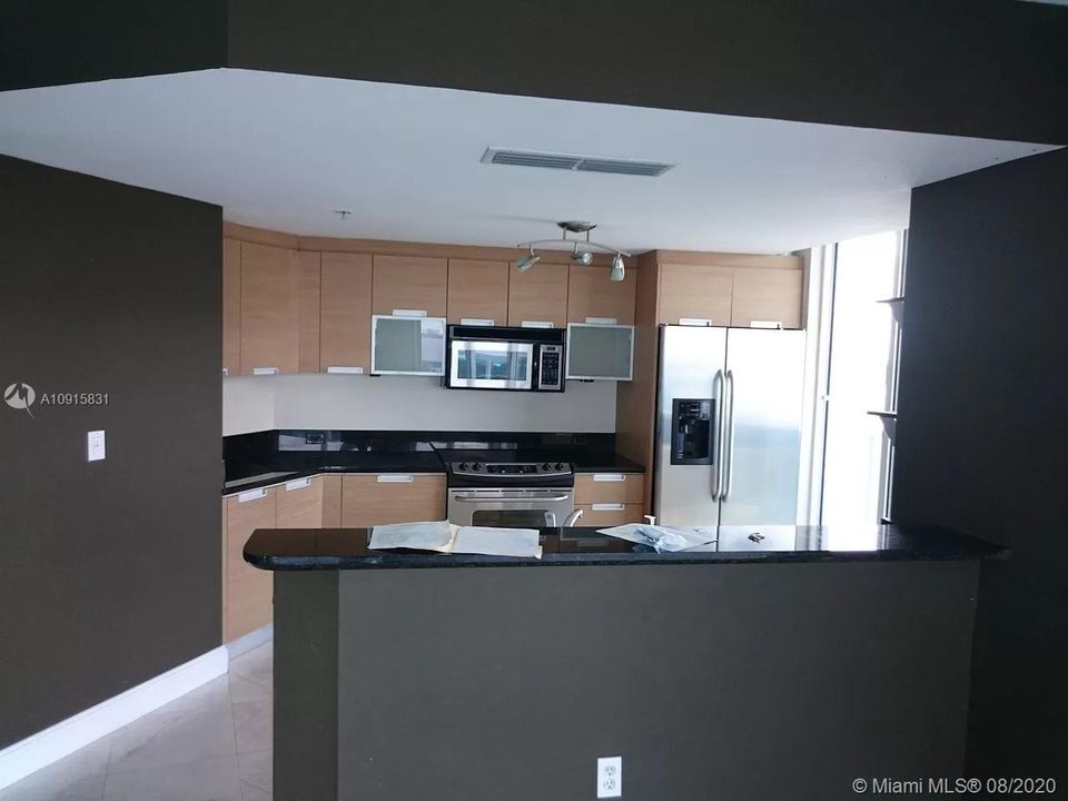 Recently Rented: $2,350 (2 beds, 2 baths, 1171 Square Feet)
