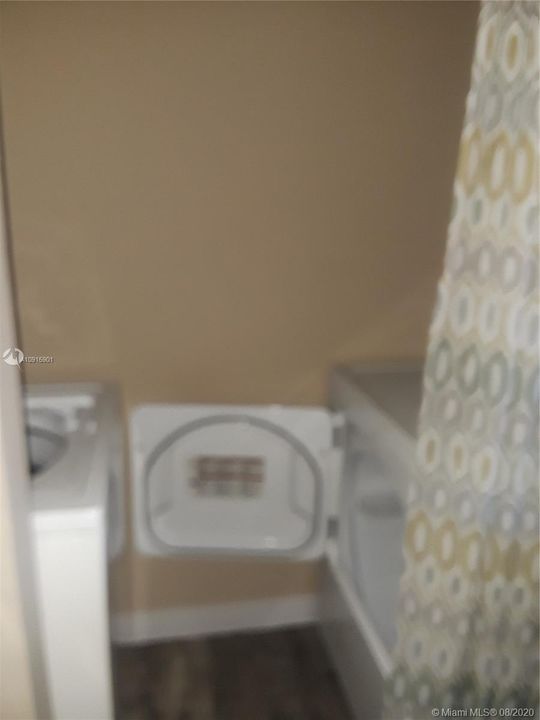 最近租的: $1,300 (1 贝兹, 1 浴室, 785 平方英尺)