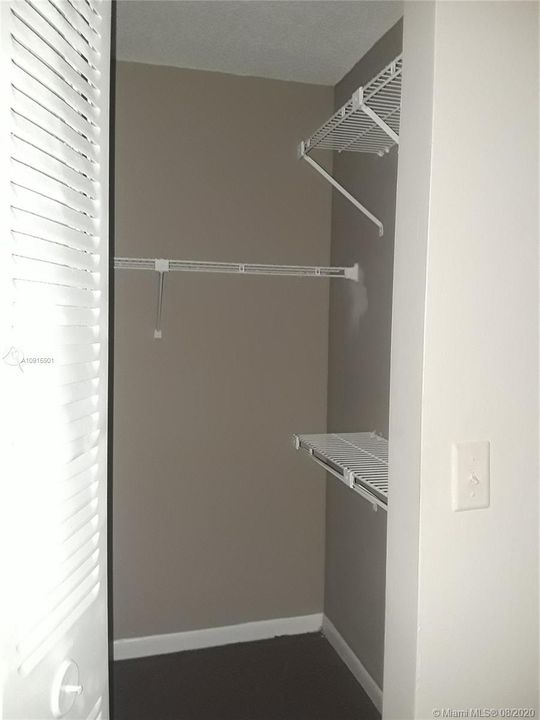 最近租的: $1,300 (1 贝兹, 1 浴室, 785 平方英尺)