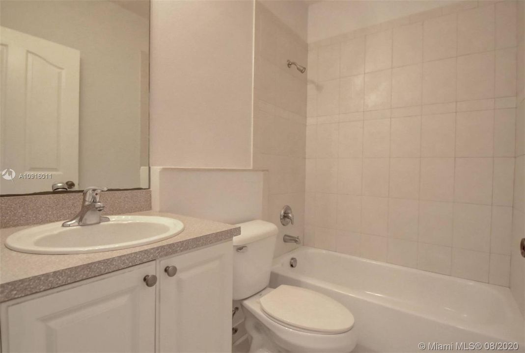 Vendido Recientemente: $225,000 (3 camas, 2 baños, 1332 Pies cuadrados)