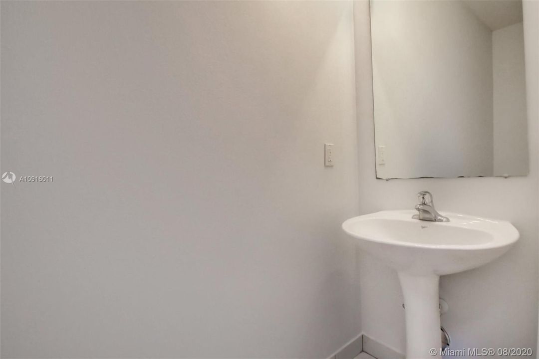 Vendido Recientemente: $225,000 (3 camas, 2 baños, 1332 Pies cuadrados)