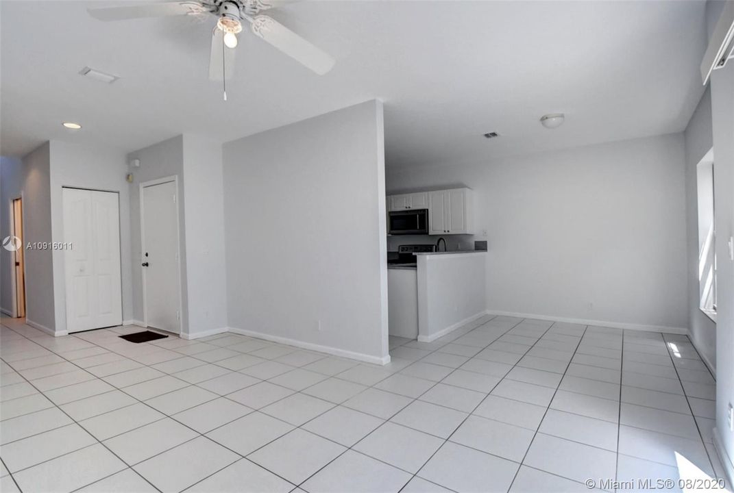 Vendido Recientemente: $225,000 (3 camas, 2 baños, 1332 Pies cuadrados)