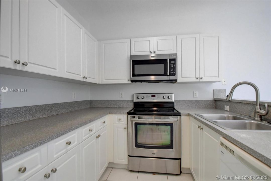 Vendido Recientemente: $225,000 (3 camas, 2 baños, 1332 Pies cuadrados)