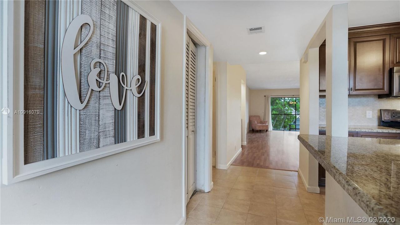 Recently Sold: $210,000 (2 beds, 2 baths, 1231 Square Feet)