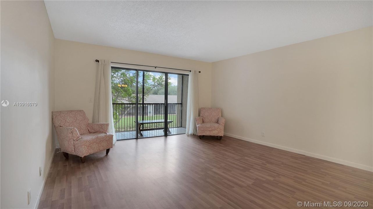 Recently Sold: $210,000 (2 beds, 2 baths, 1231 Square Feet)