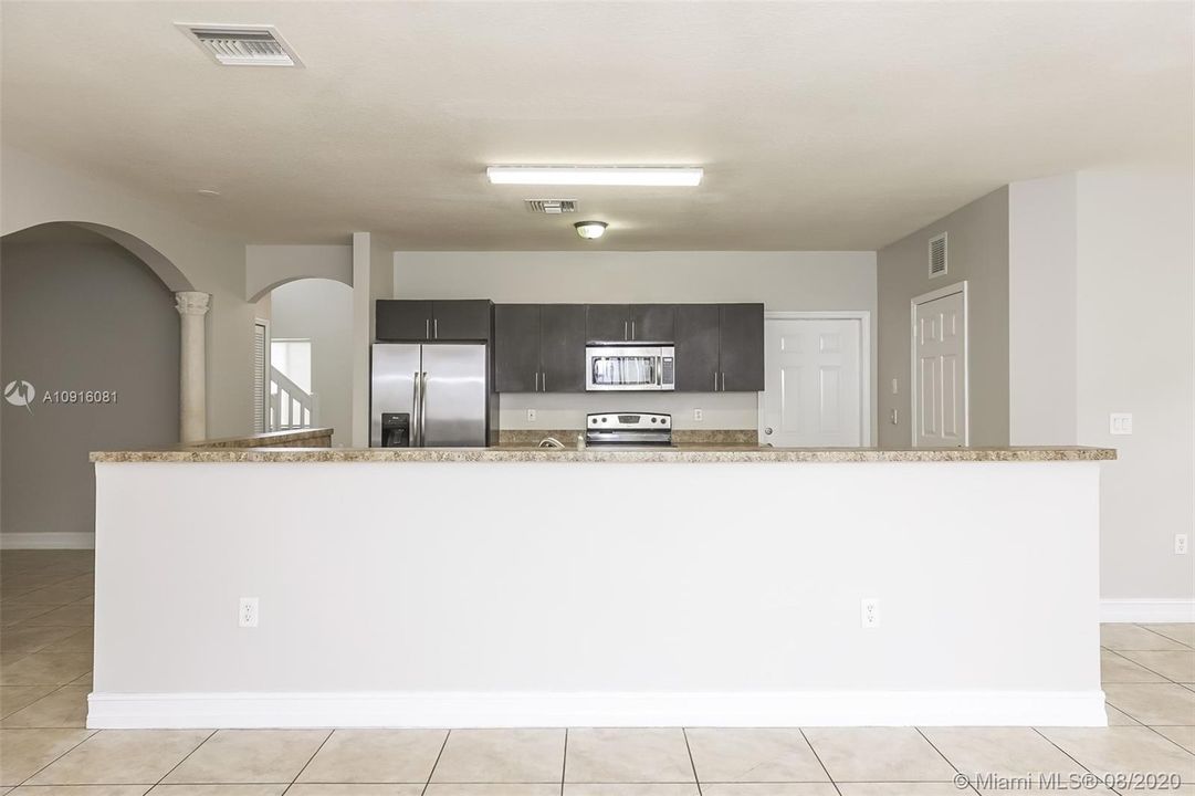 Recently Rented: $3,085 (5 beds, 3 baths, 2952 Square Feet)
