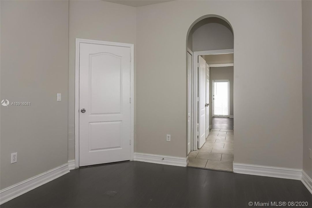 Recently Rented: $3,085 (5 beds, 3 baths, 2952 Square Feet)