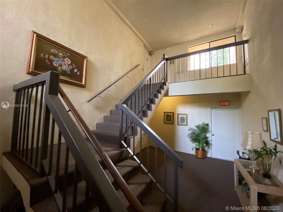 Недавно продано: $189,000 (3 спален, 2 ванн, 1720 Квадратных фут)