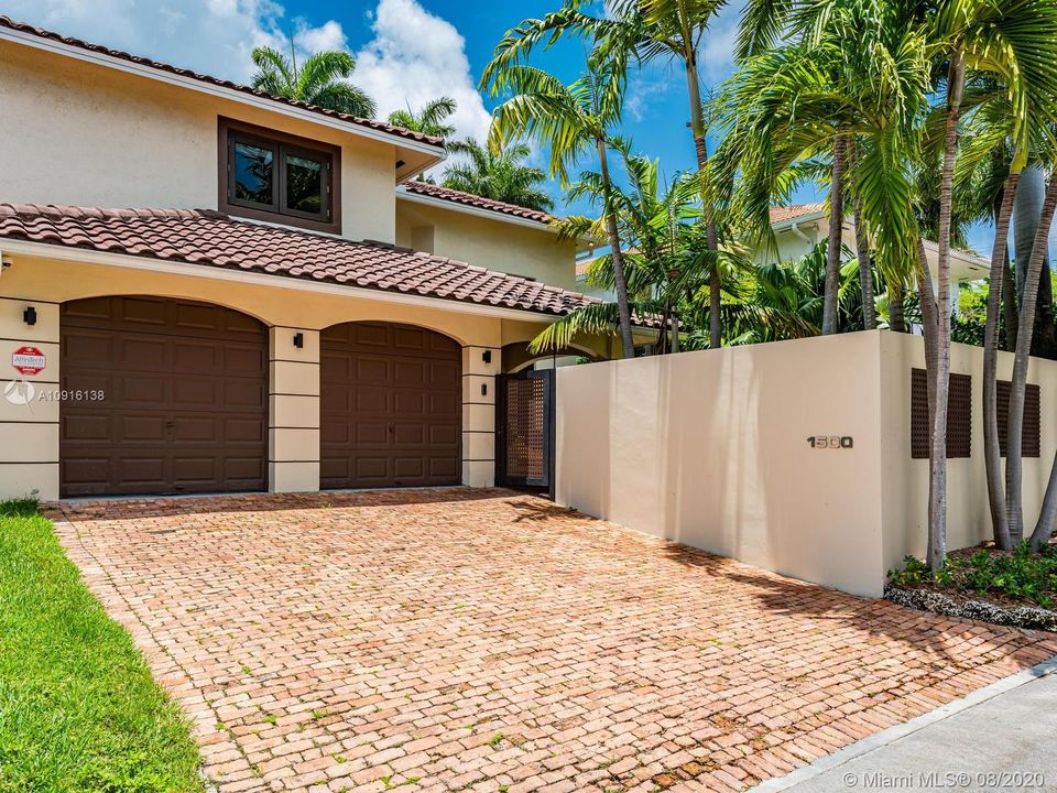Recently Rented: $14,000 (4 beds, 3 baths, 2617 Square Feet)
