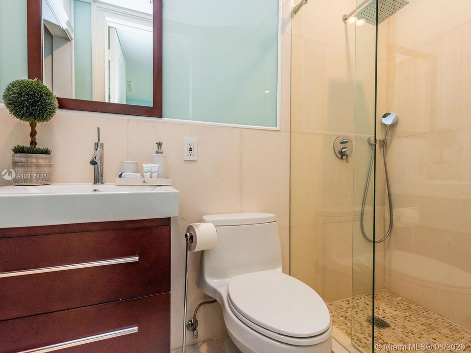 Recently Rented: $14,000 (4 beds, 3 baths, 2617 Square Feet)