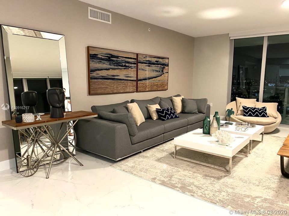 Recently Sold: $1,550,000 (3 beds, 3 baths, 1892 Square Feet)