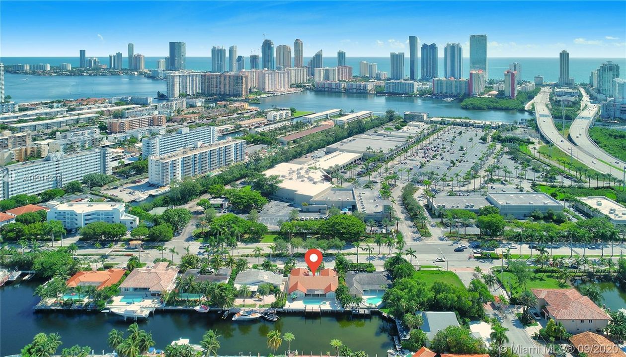 最近售出: $1,349,000 (3 贝兹, 3 浴室, 2699 平方英尺)