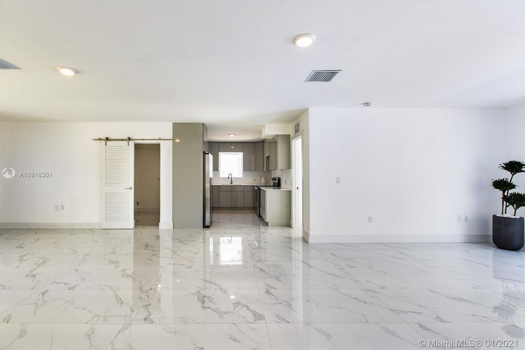 Recently Sold: $1,195,000 (3 beds, 2 baths, 1458 Square Feet)