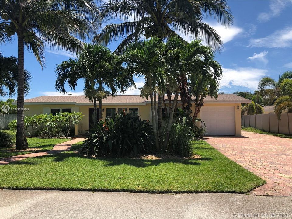 Recently Sold: $415,000 (3 beds, 2 baths, 1600 Square Feet)