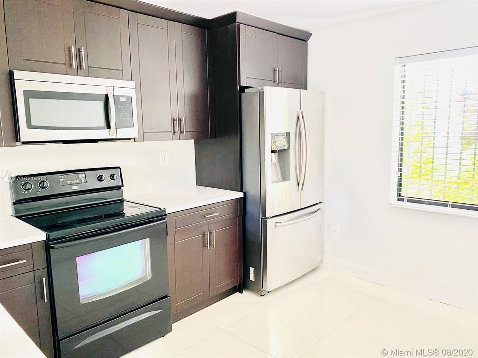 Recently Rented: $1,925 (3 beds, 2 baths, 1420 Square Feet)