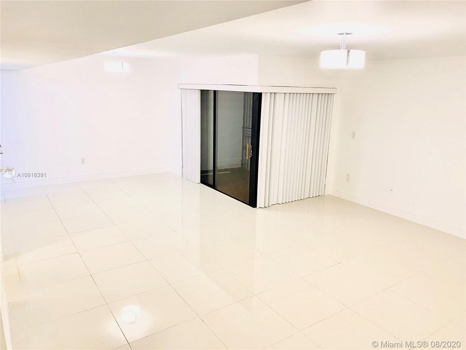 Recently Rented: $1,925 (3 beds, 2 baths, 1420 Square Feet)