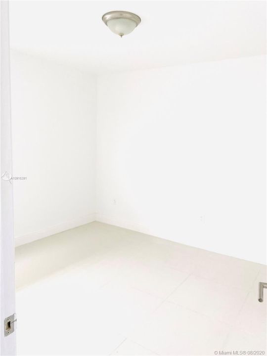 Recently Rented: $1,925 (3 beds, 2 baths, 1420 Square Feet)