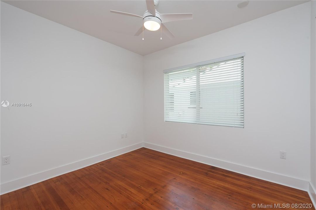 Recently Rented: $1,950 (1 beds, 1 baths, 593 Square Feet)