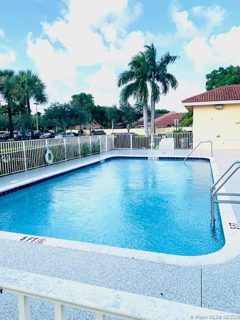 Recently Sold: $125,000 (1 beds, 1 baths, 615 Square Feet)