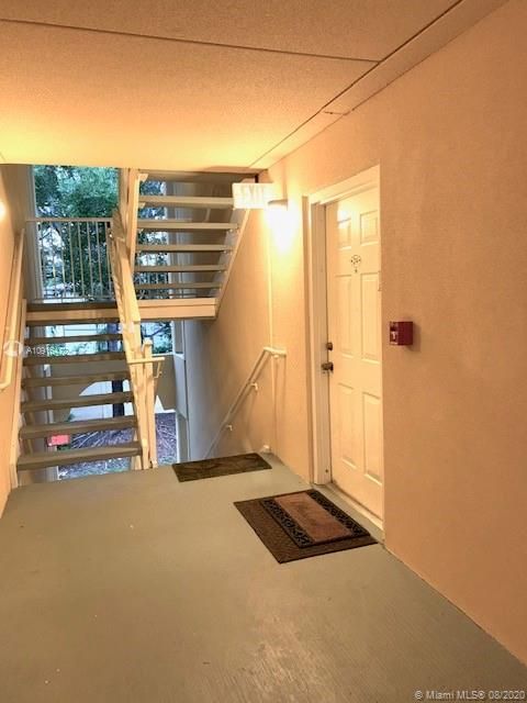 Recently Sold: $125,000 (1 beds, 1 baths, 615 Square Feet)