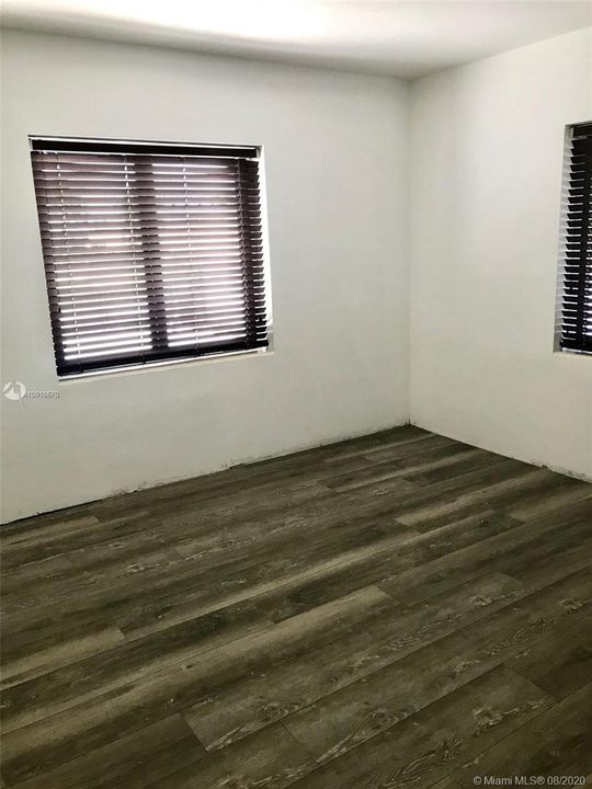 Recientemente alquilado: $2,800 (4 camas, 3 baños, 1386 Pies cuadrados)