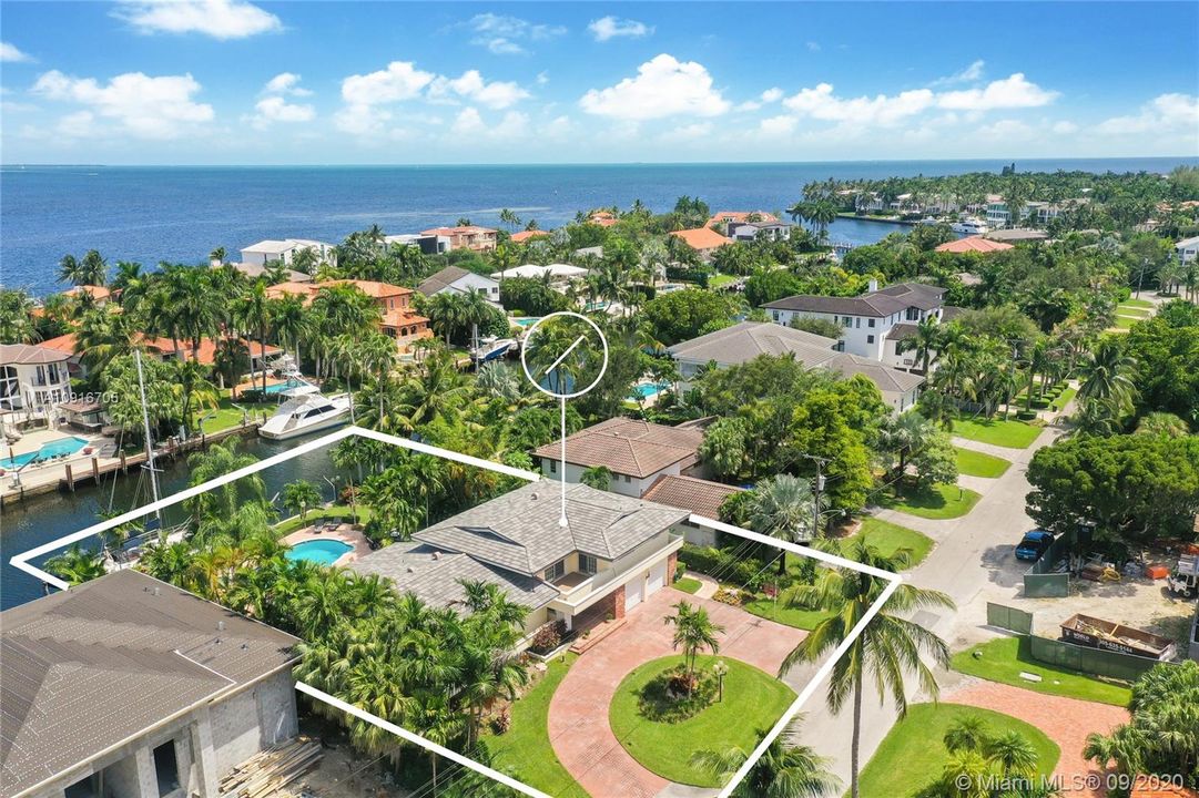 Recently Sold: $3,200,000 (5 beds, 4 baths, 3490 Square Feet)