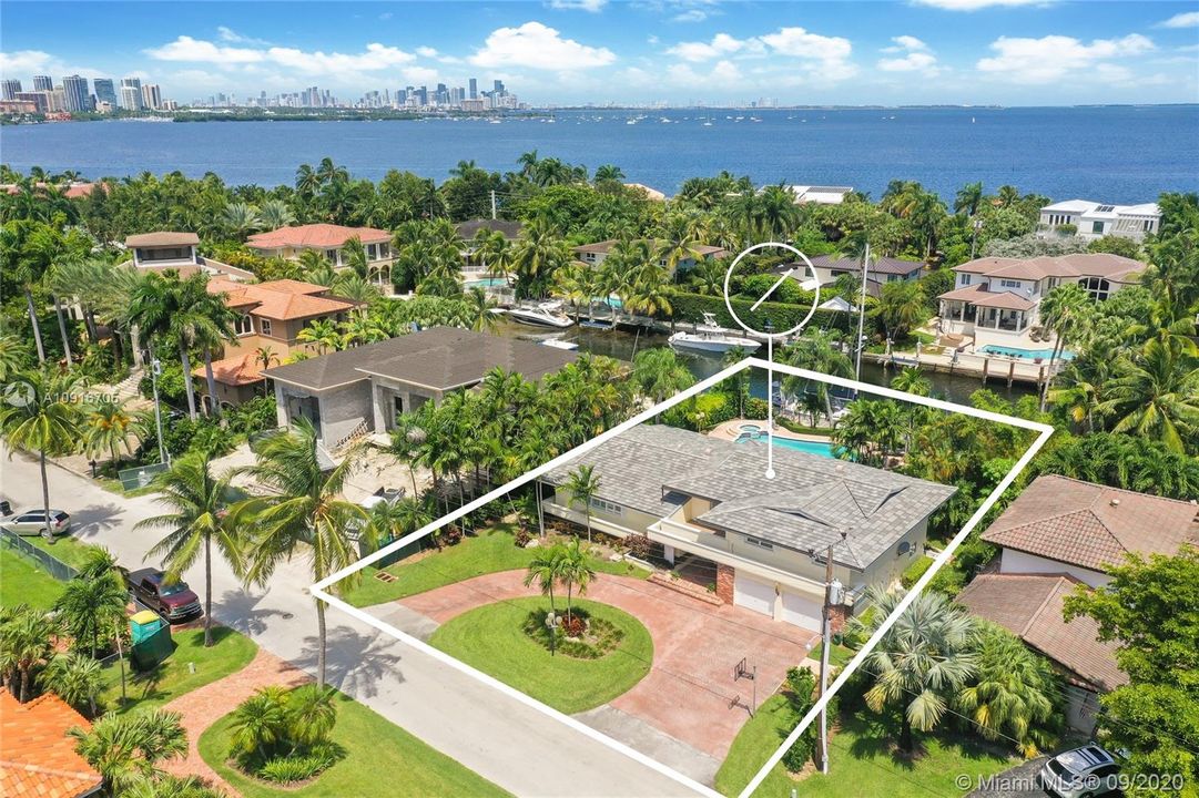 Recently Sold: $3,200,000 (5 beds, 4 baths, 3490 Square Feet)