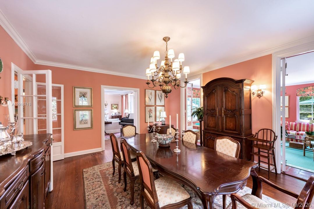 Recently Sold: $2,100,000 (4 beds, 3 baths, 3977 Square Feet)