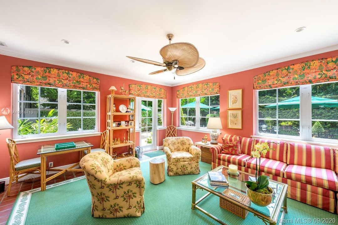 Recently Sold: $2,100,000 (4 beds, 3 baths, 3977 Square Feet)