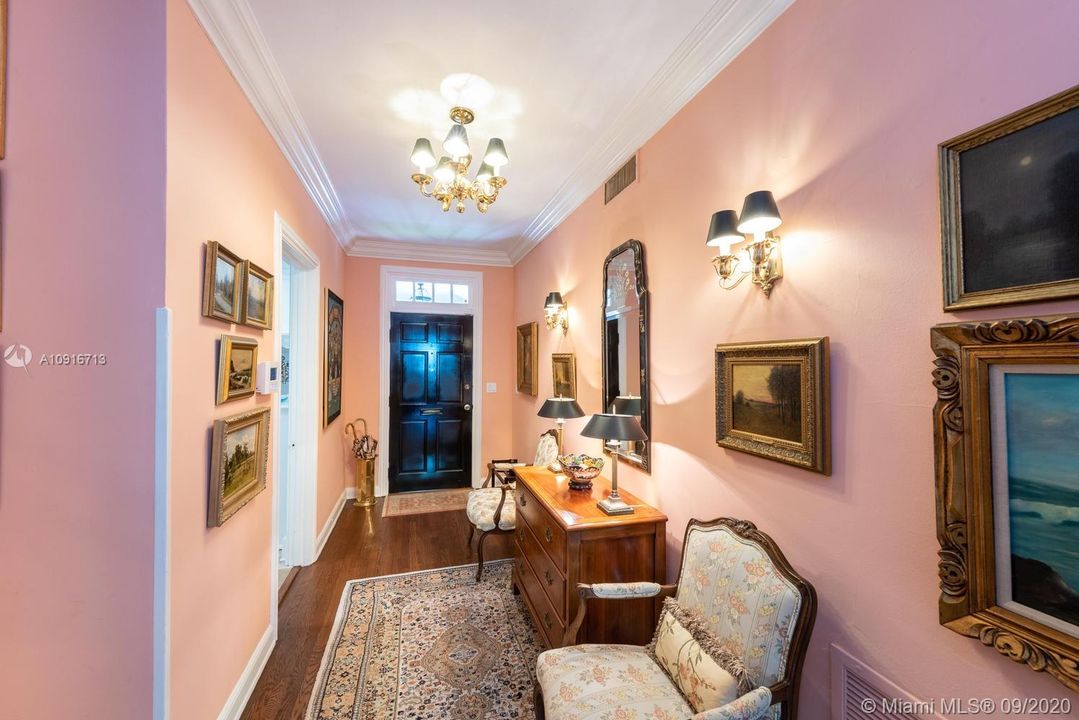 Recently Sold: $2,100,000 (4 beds, 3 baths, 3977 Square Feet)