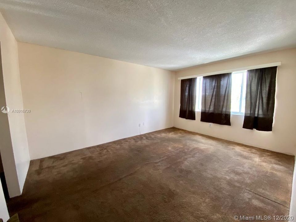 Recently Sold: $79,900 (2 beds, 1 baths, 1075 Square Feet)