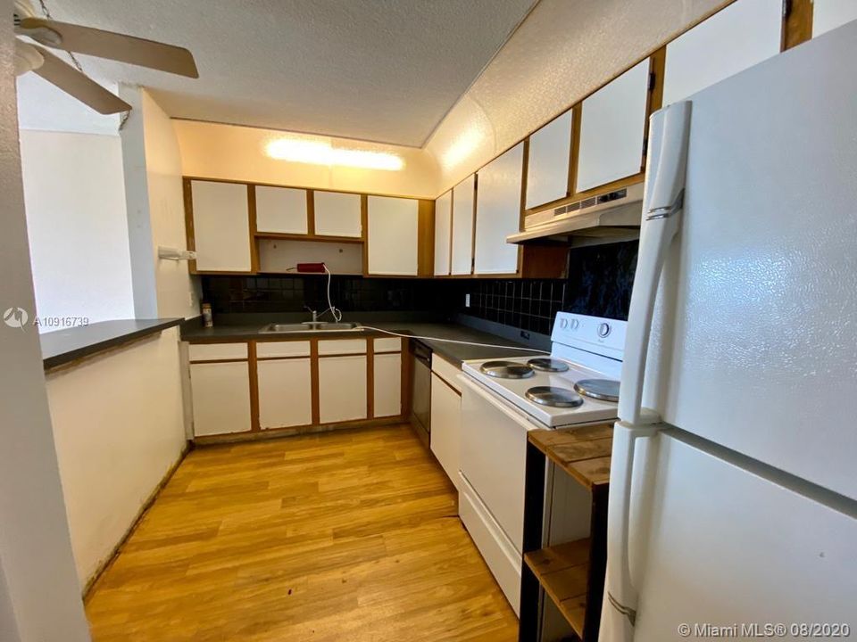 Recently Sold: $79,900 (2 beds, 1 baths, 1075 Square Feet)