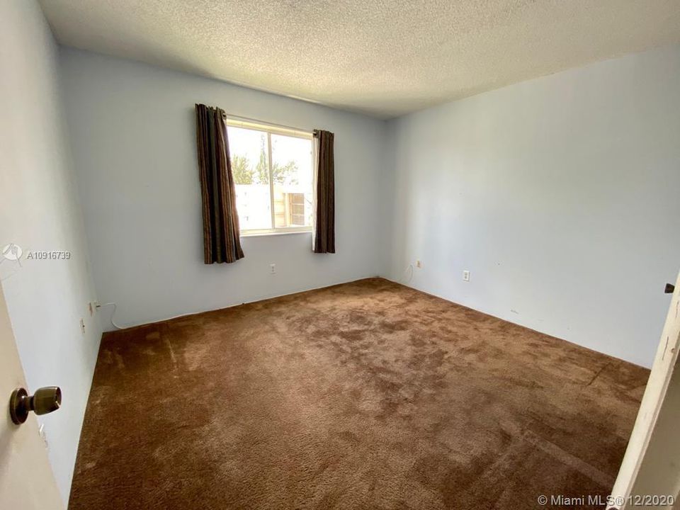 Recently Sold: $79,900 (2 beds, 1 baths, 1075 Square Feet)