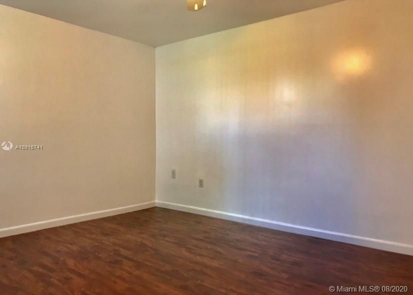 Recently Rented: $1,300 (1 beds, 1 baths, 721 Square Feet)